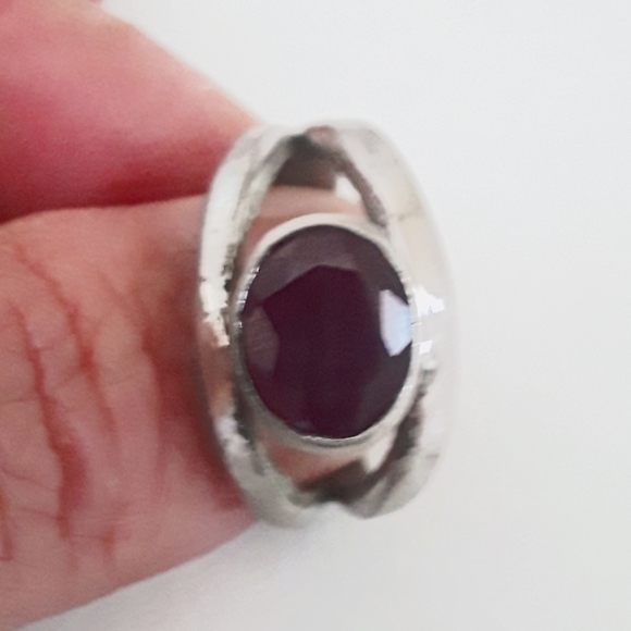 RUBY STONE SILVER RING - Picture 3 of 6